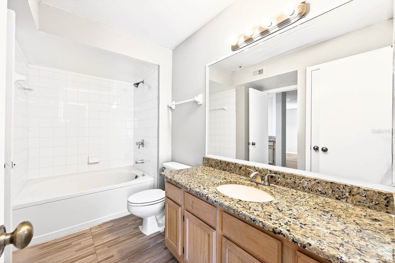 Image 21 of 27 For 474 Pin Oak Place 308