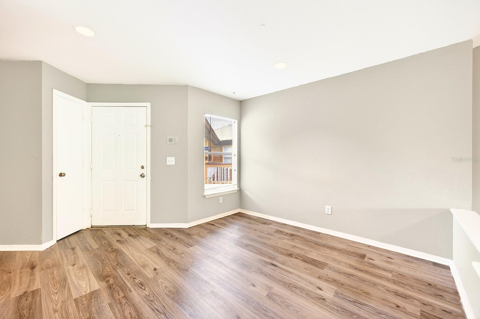 Image 3 of 27 For 474 Pin Oak Place 308