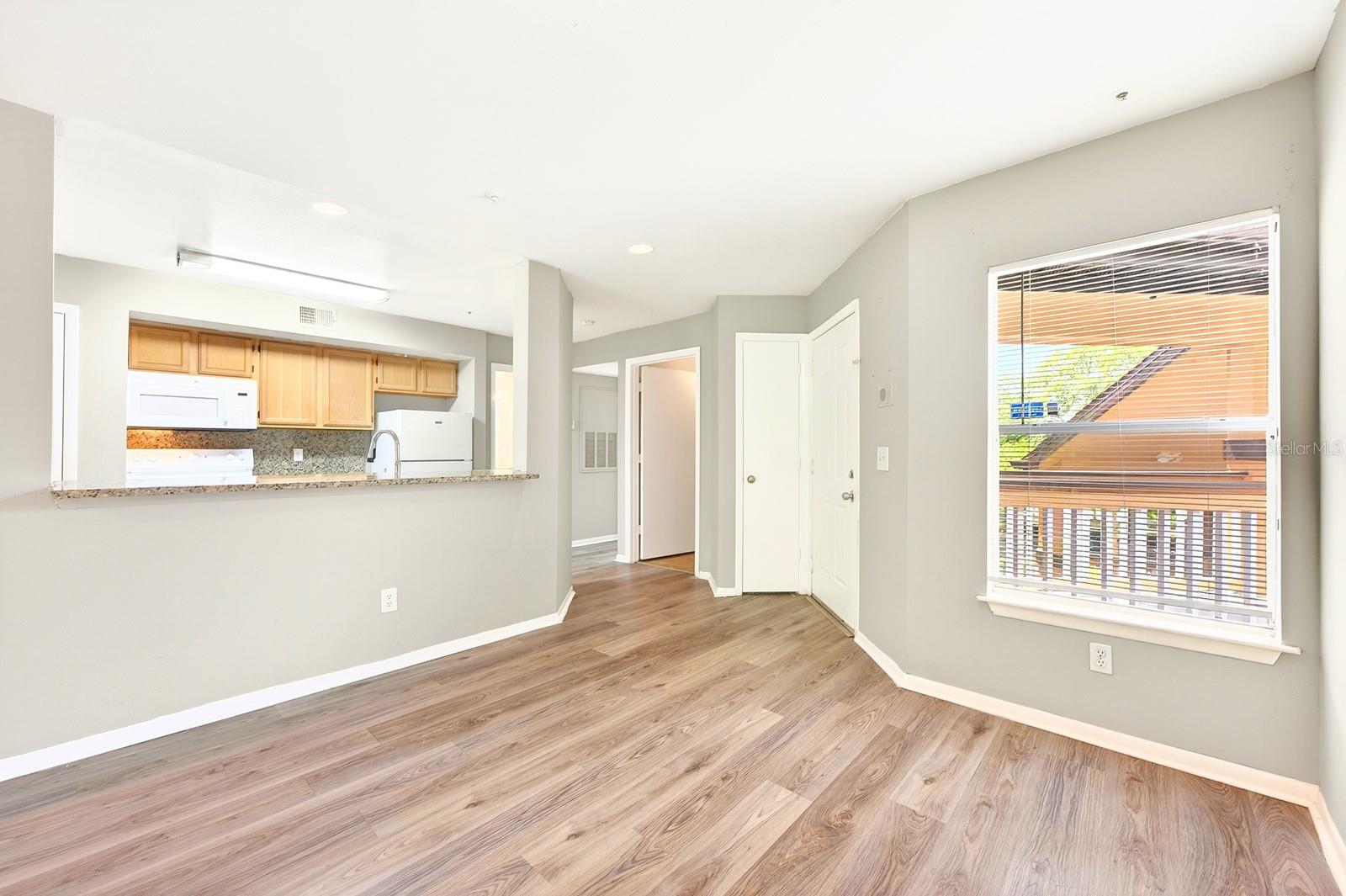 Image 7 of 27 For 474 Pin Oak Place 308