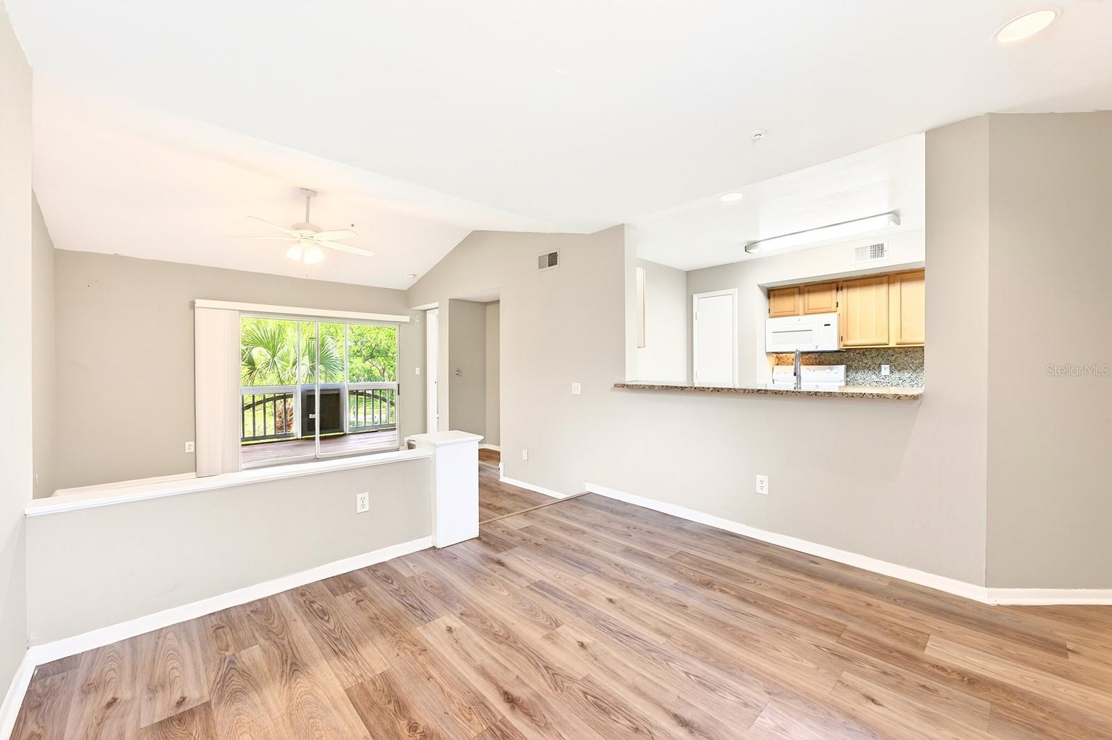 Image 8 of 27 For 474 Pin Oak Place 308