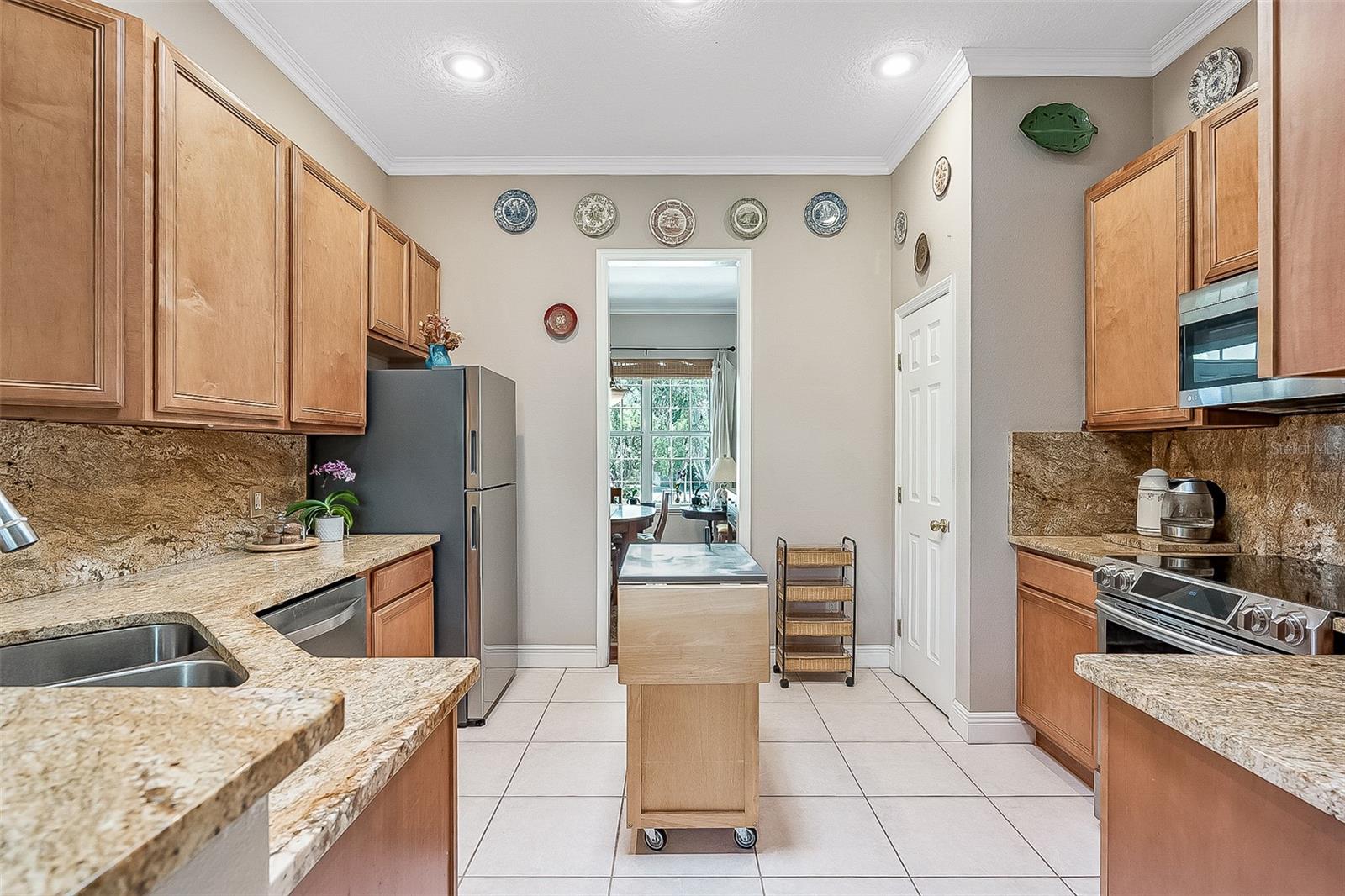 Image 14 of 33 For 629 Ryan Court