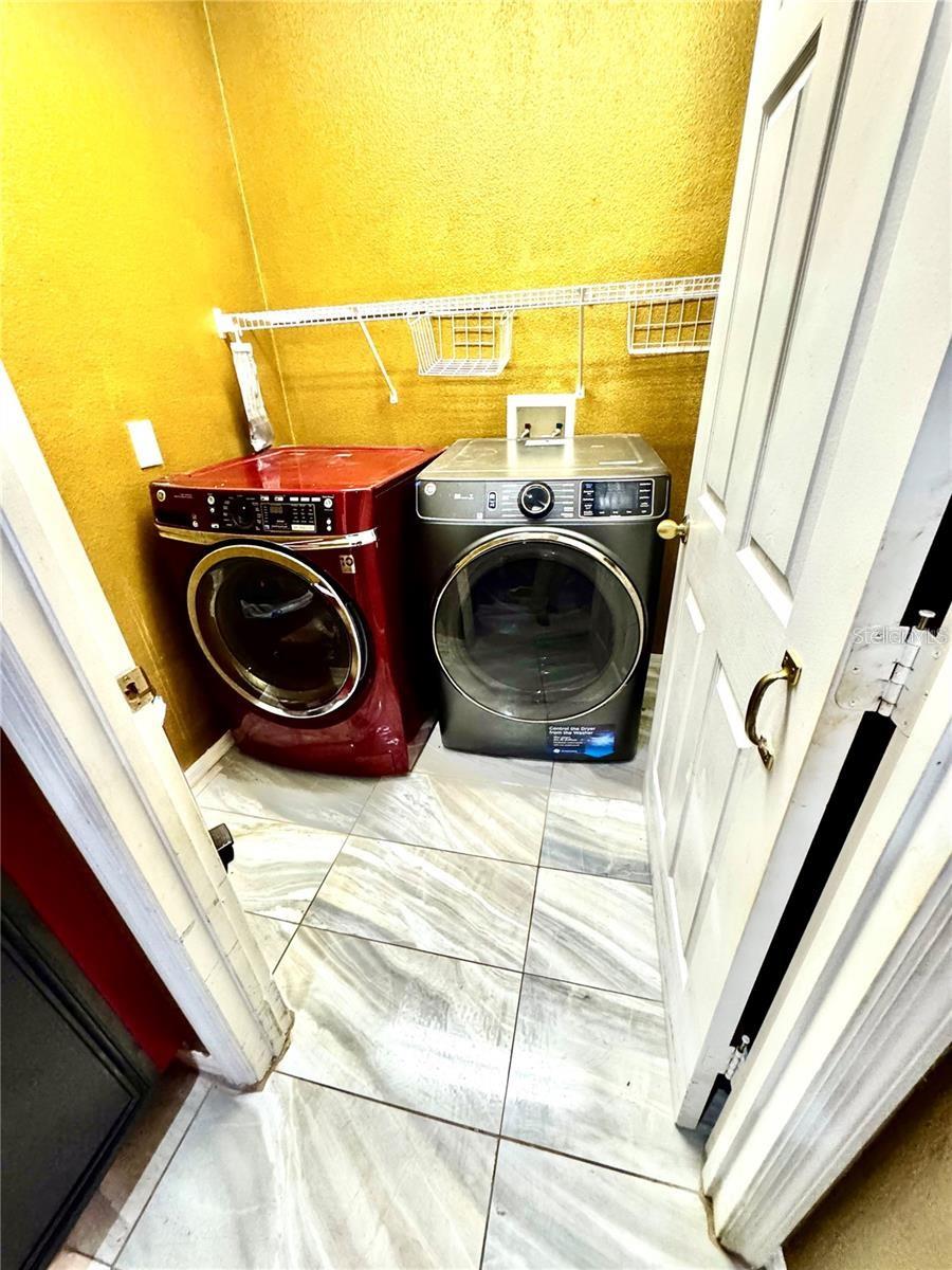 Image 15 of 16 For 2082 Island Walk Drive