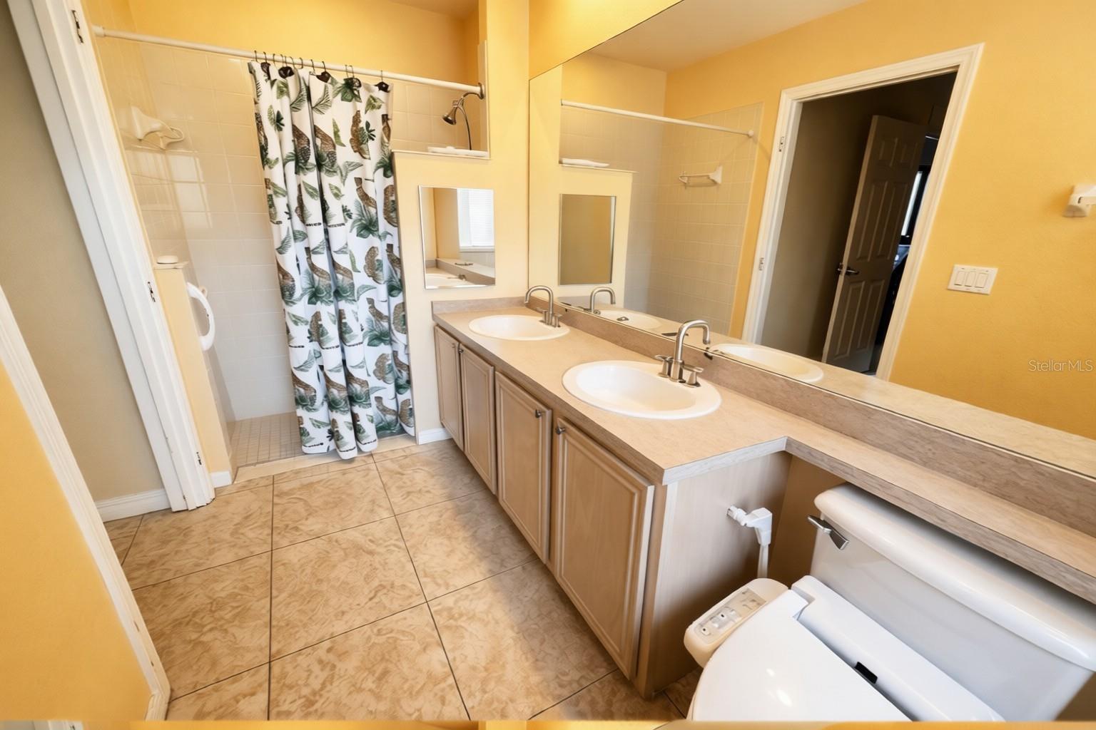 Image 9 of 16 For 2082 Island Walk Drive