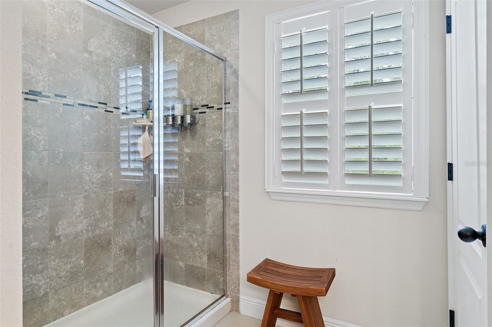 Image 35 of 41 For 10870 Inside Loop