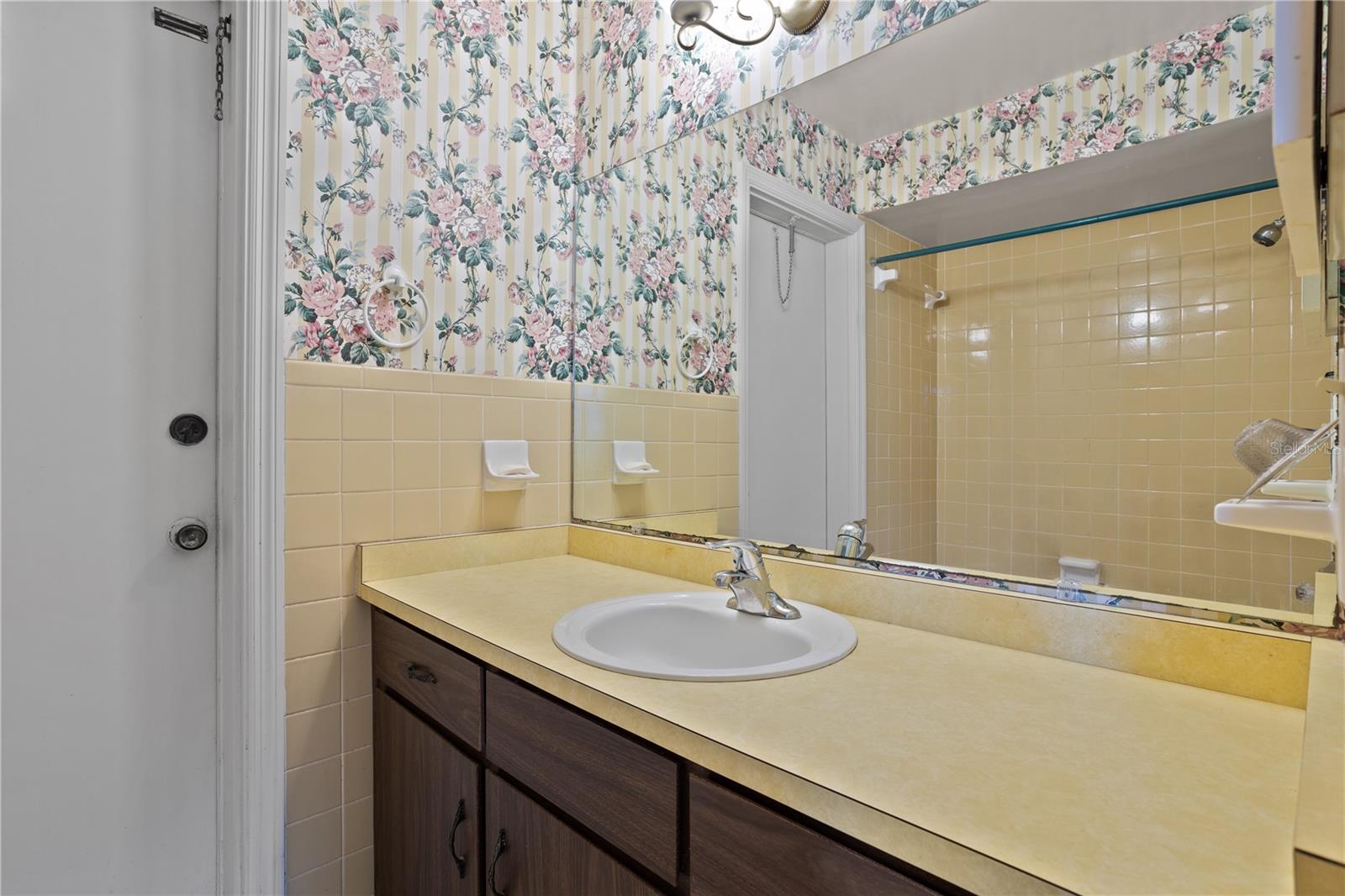 Image 20 of 30 For 7529 Village Green Drive