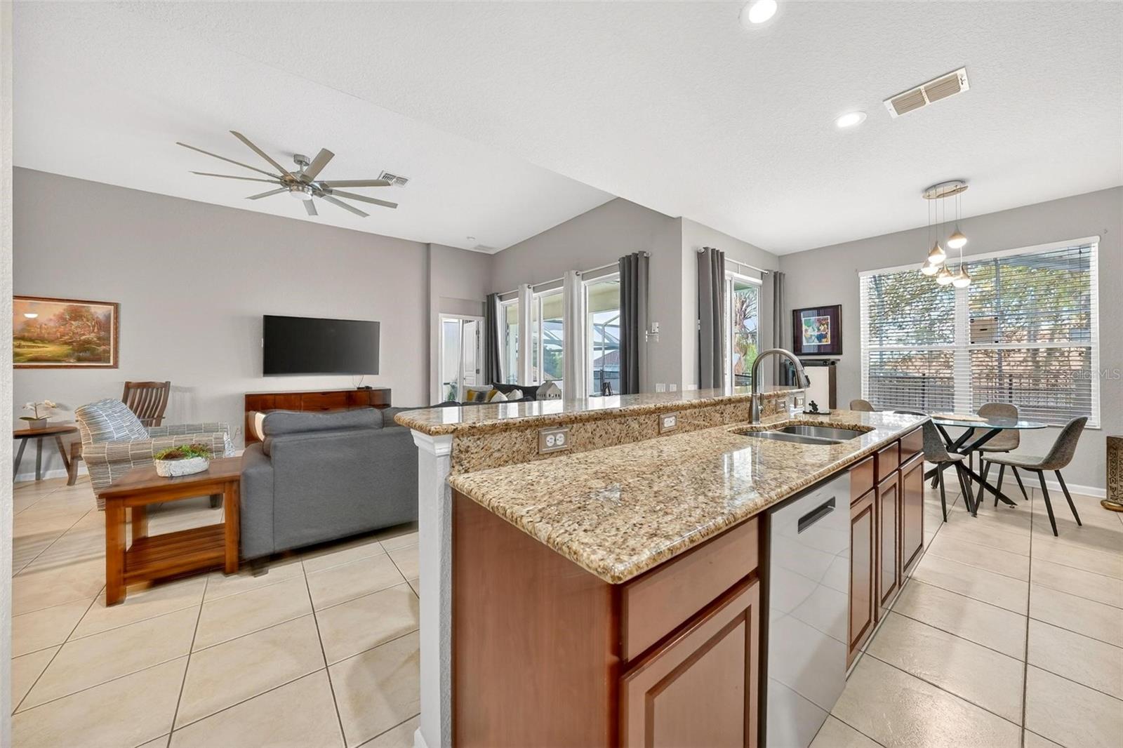 Image 15 of 74 For 7755 Grassendale Street