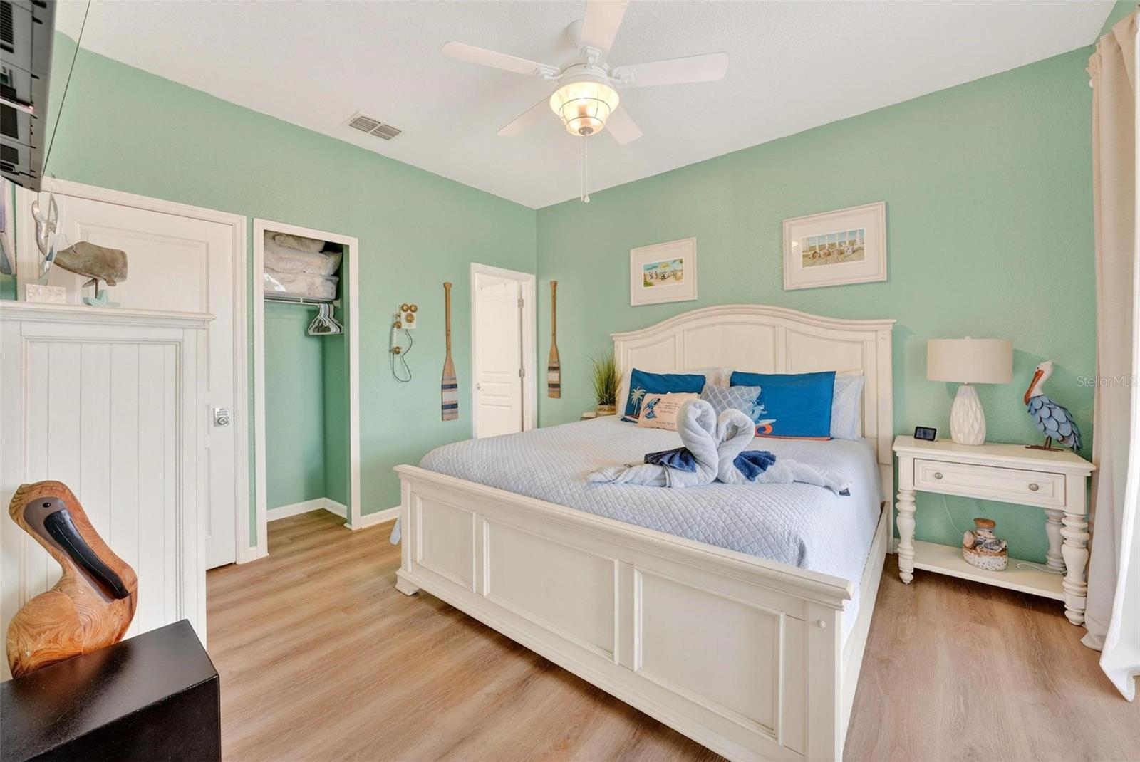 Image 21 of 74 For 7755 Grassendale Street