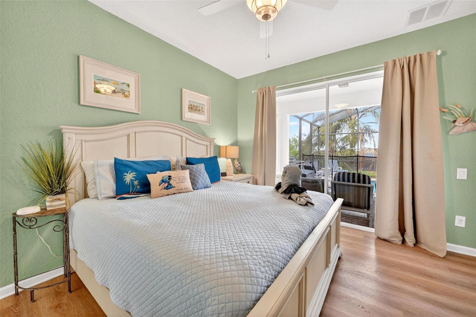 Image 22 of 74 For 7755 Grassendale Street