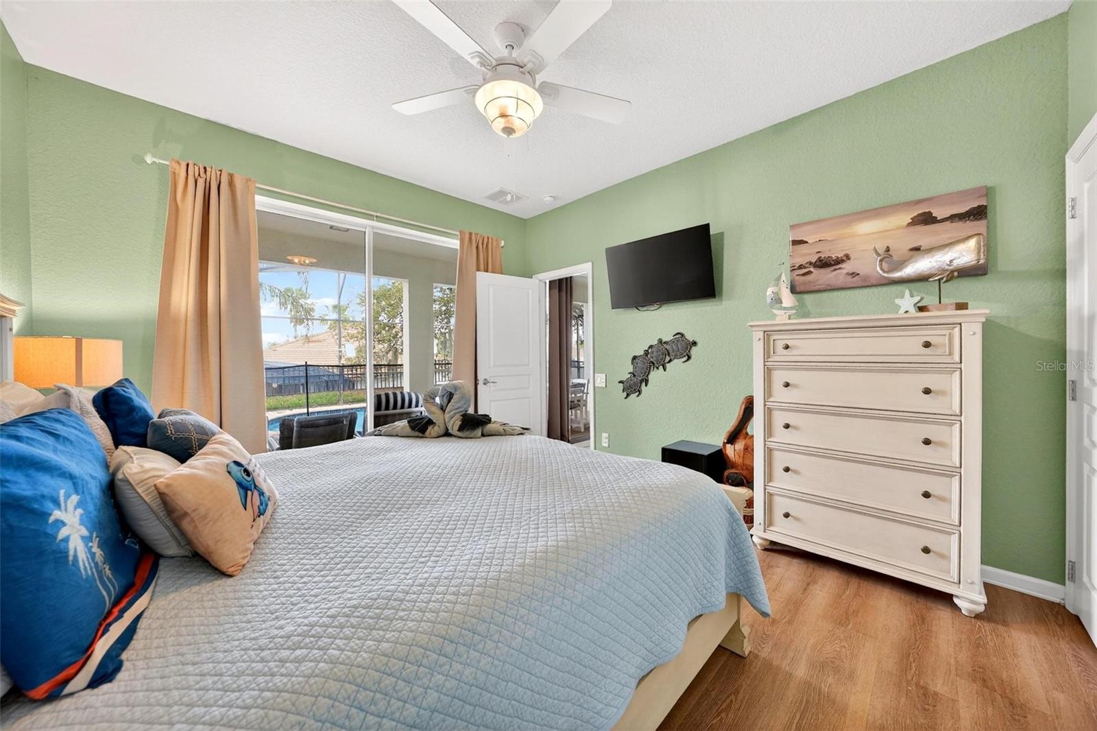 Image 23 of 74 For 7755 Grassendale Street