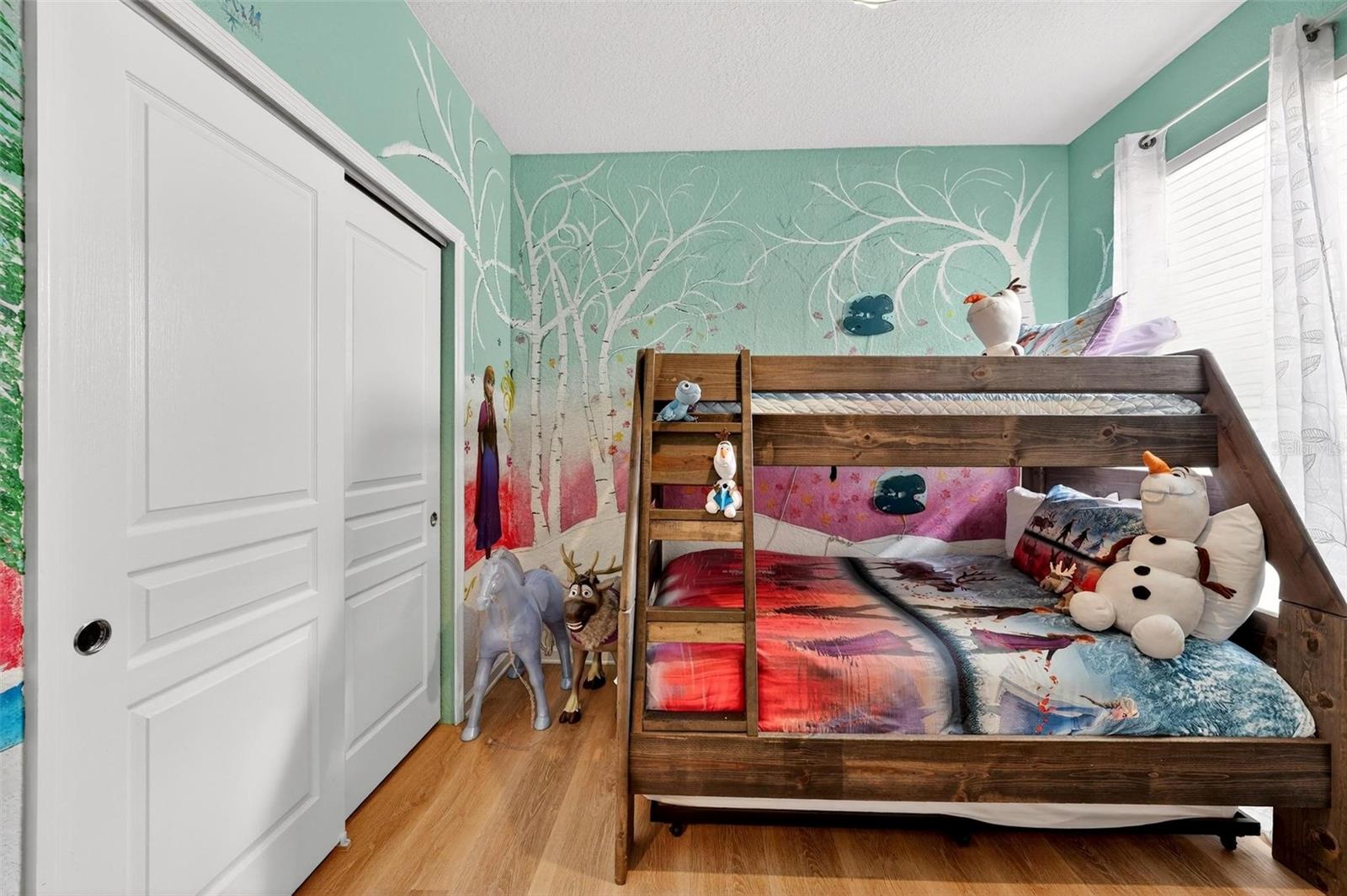 Image 35 of 74 For 7755 Grassendale Street