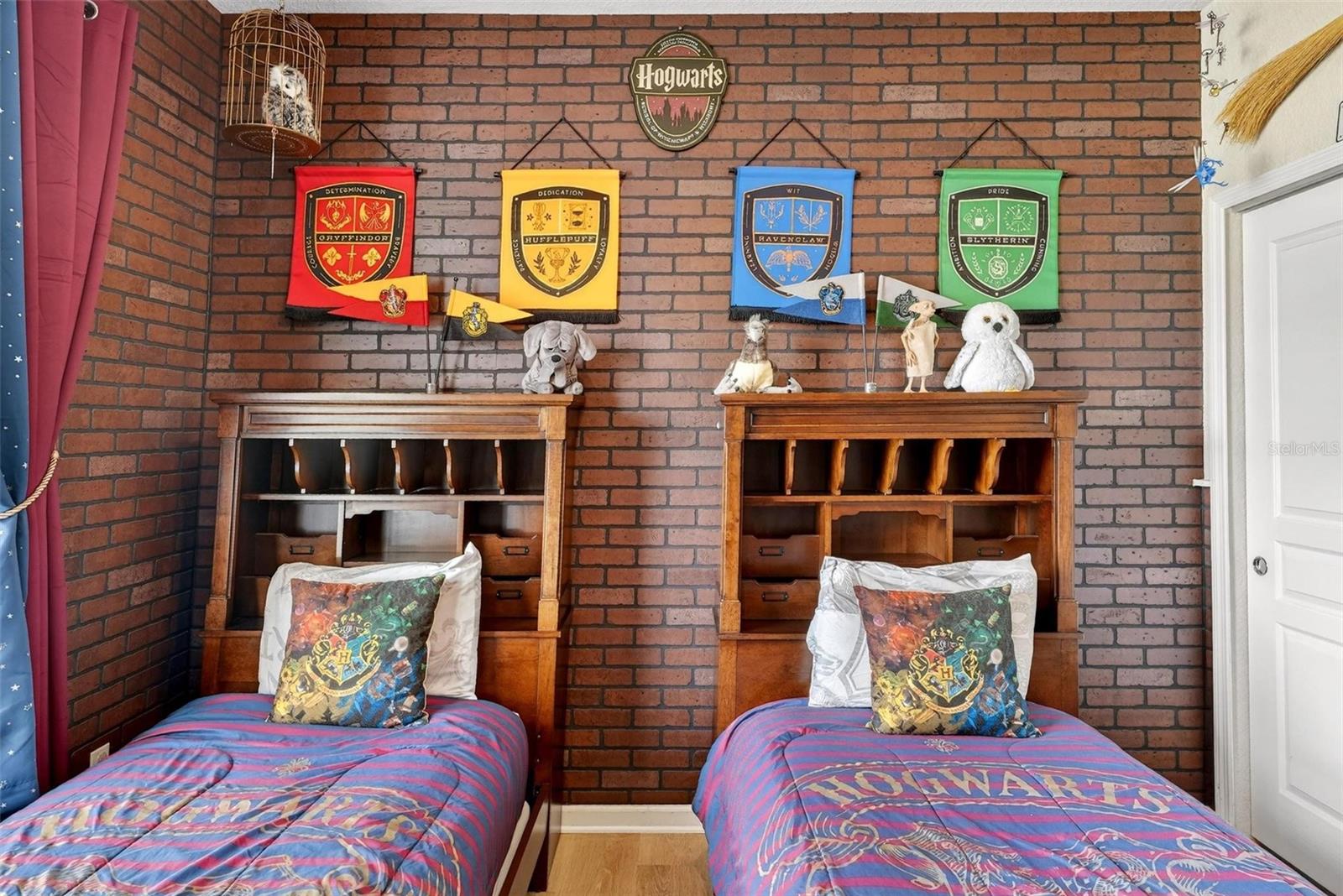 Image 37 of 74 For 7755 Grassendale Street