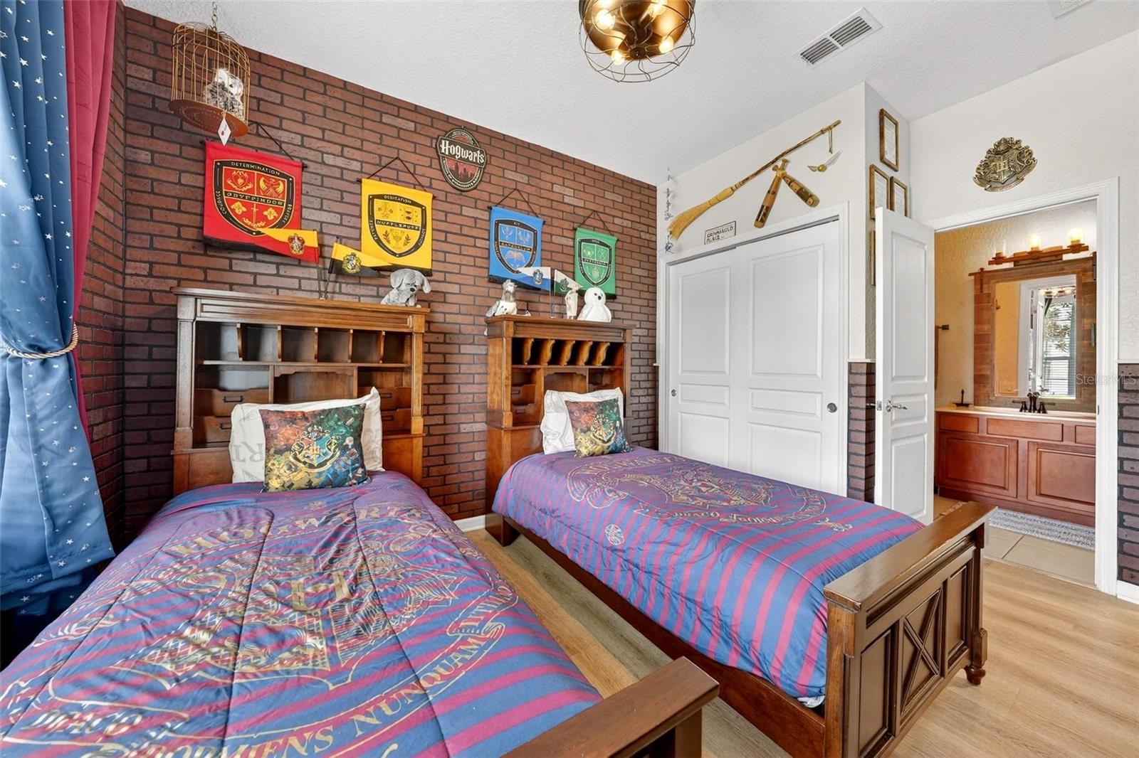 Image 39 of 74 For 7755 Grassendale Street