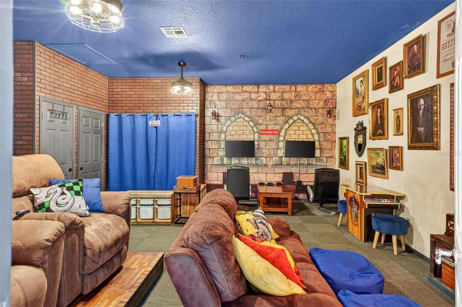 Image 43 of 74 For 7755 Grassendale Street