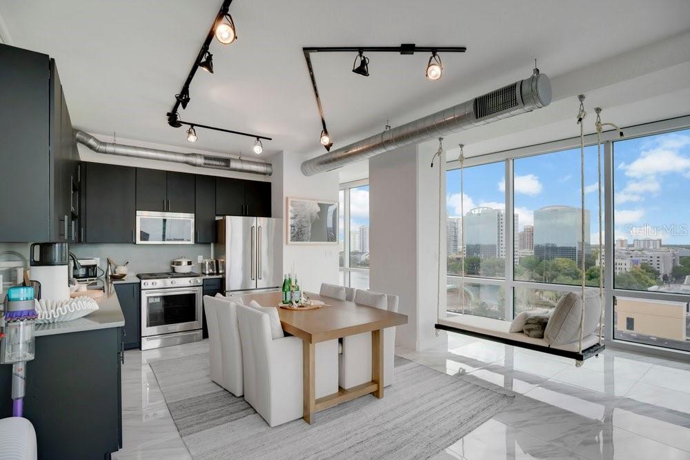 Image 10 of 36 For 150 Robinson Street 802