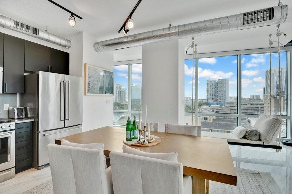 Image 12 of 36 For 150 Robinson Street 802