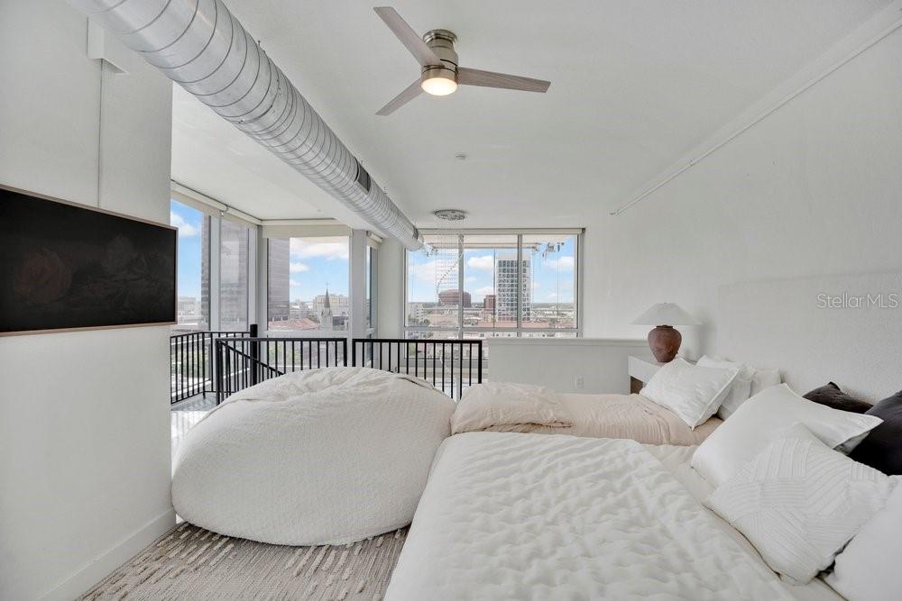 Image 16 of 36 For 150 Robinson Street 802