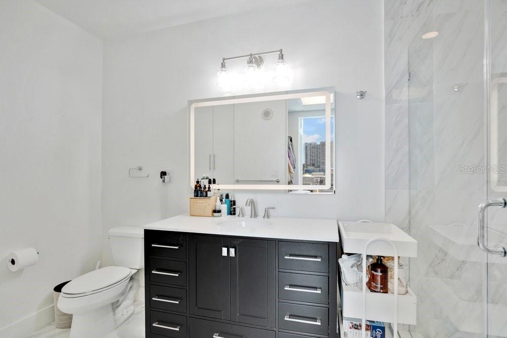 Image 17 of 36 For 150 Robinson Street 802