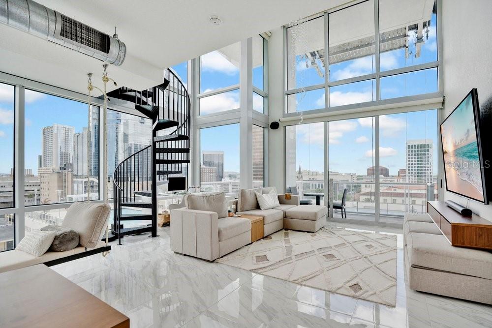 Image 2 of 36 For 150 Robinson Street 802