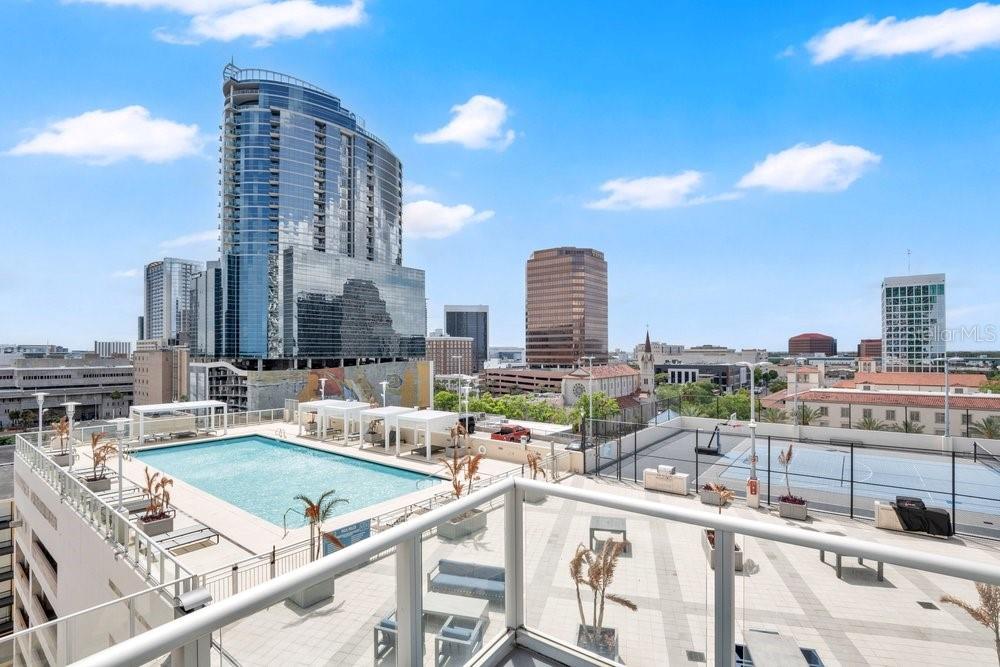 Image 28 of 36 For 150 Robinson Street 802