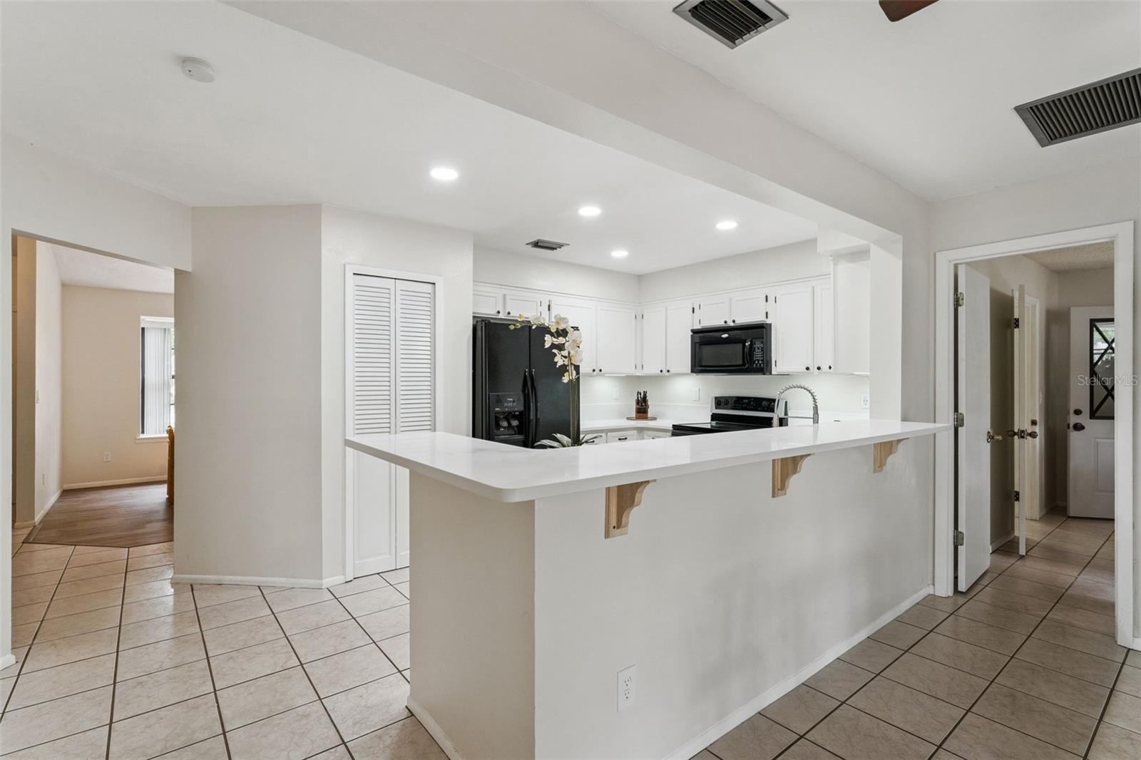 Image 11 of 47 For 251 Avenue E