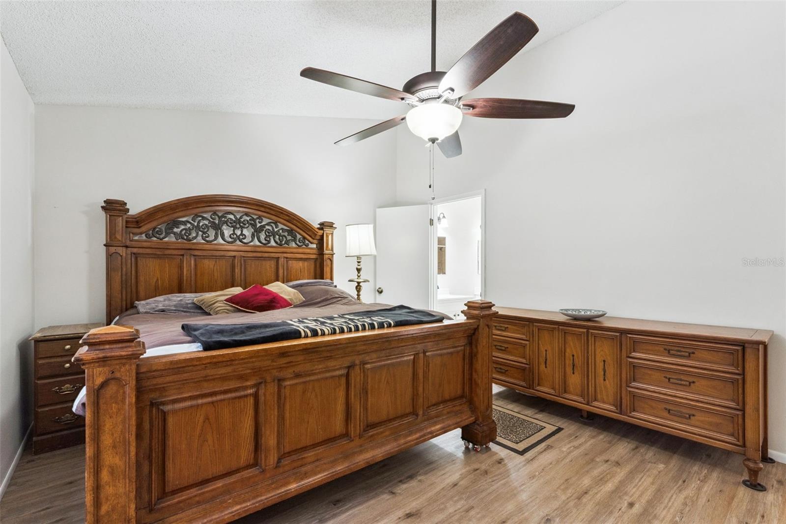 Image 15 of 47 For 251 Avenue E