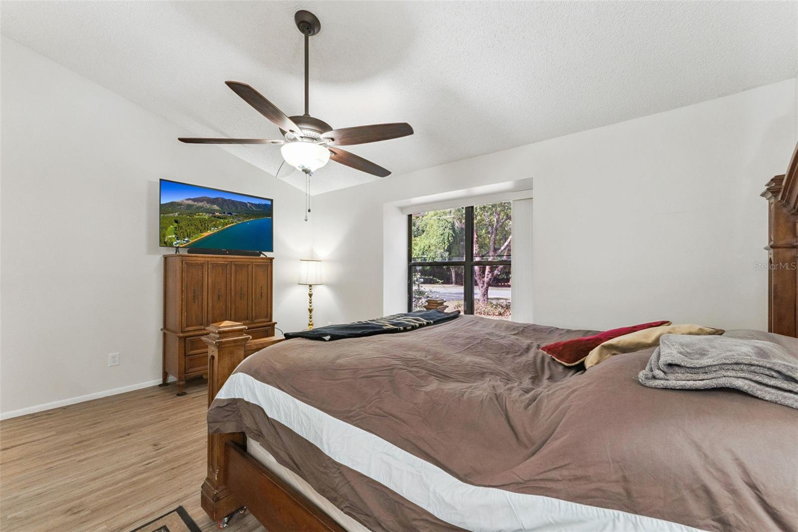 Image 16 of 47 For 251 Avenue E