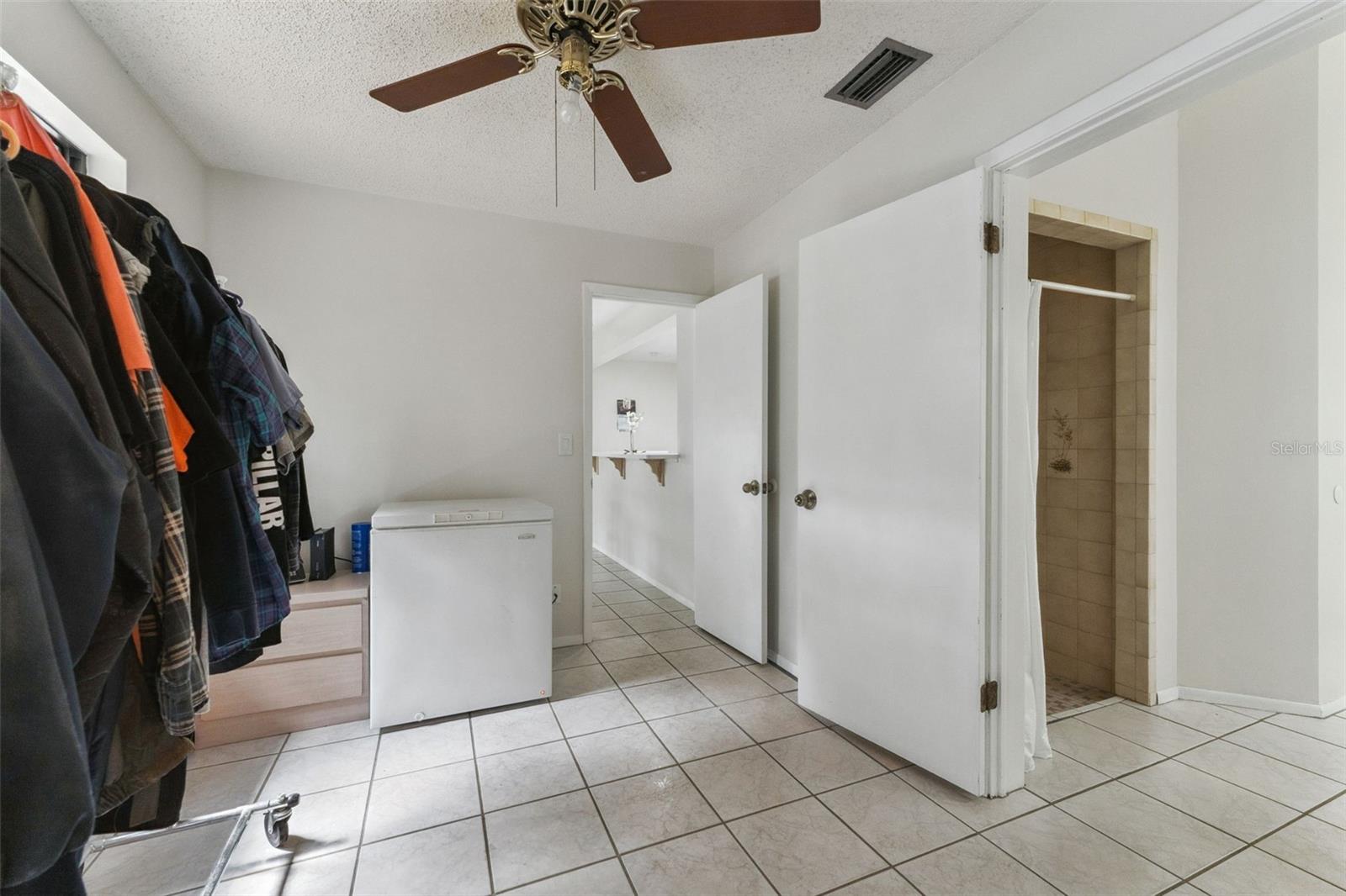 Image 21 of 47 For 251 Avenue E