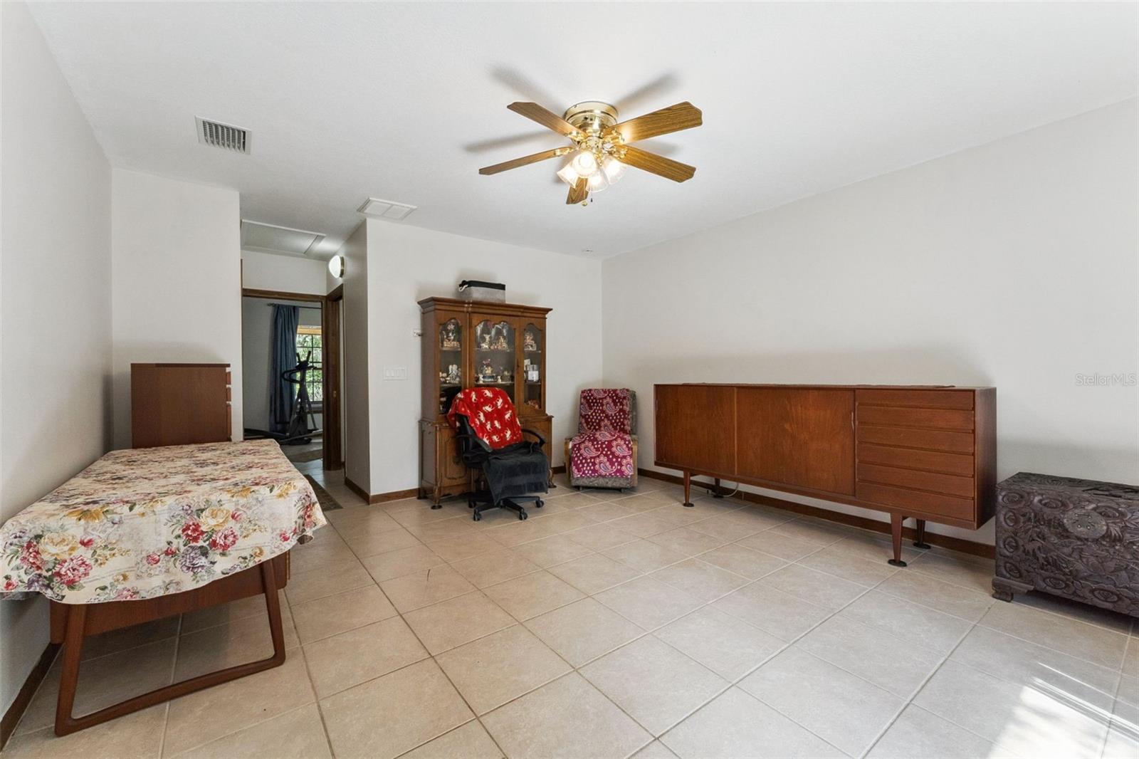 Image 23 of 47 For 251 Avenue E