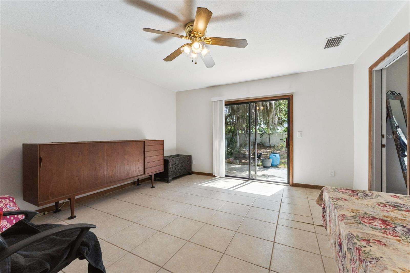 Image 24 of 47 For 251 Avenue E