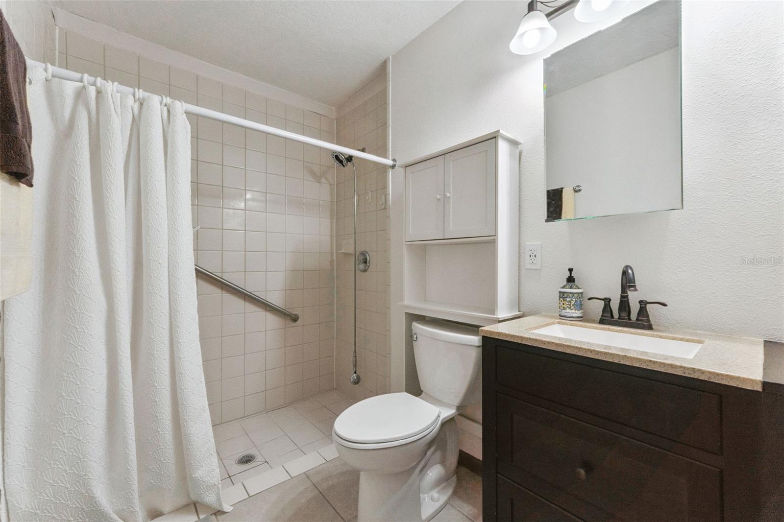 Image 25 of 47 For 251 Avenue E