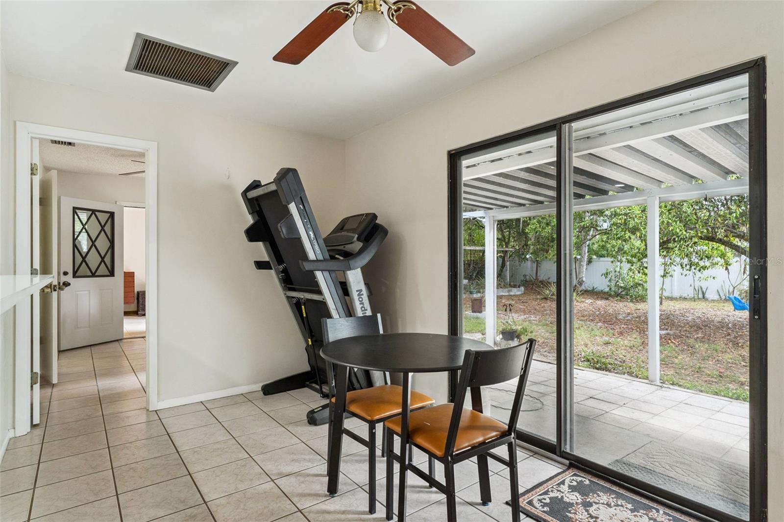 Image 27 of 47 For 251 Avenue E