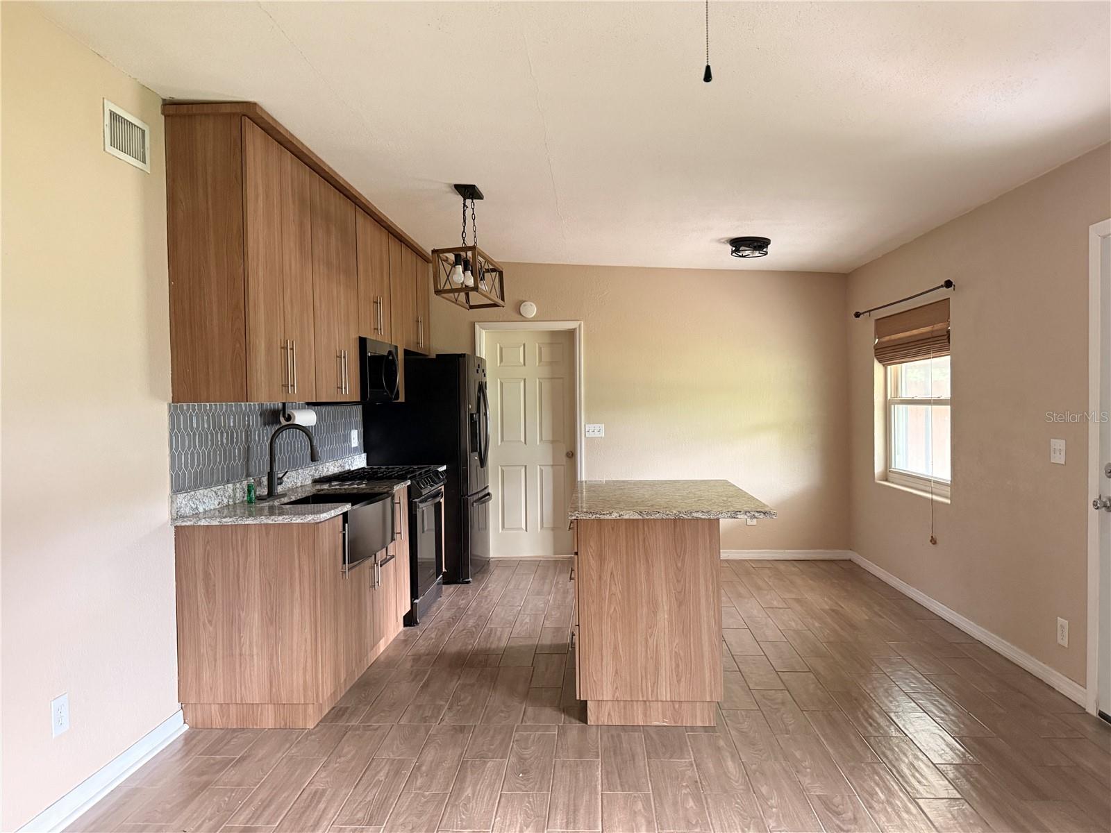 Image 10 of 23 For 201 Bradshaw Drive