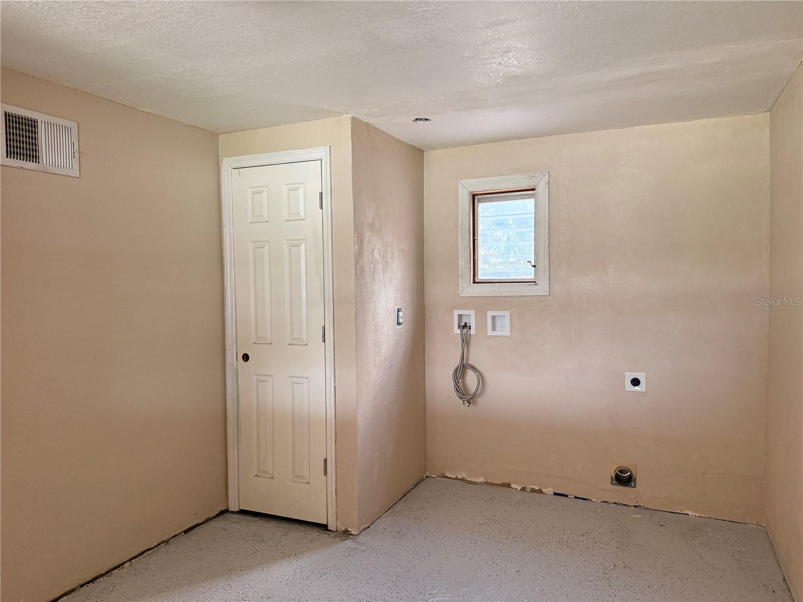 Image 20 of 23 For 201 Bradshaw Drive