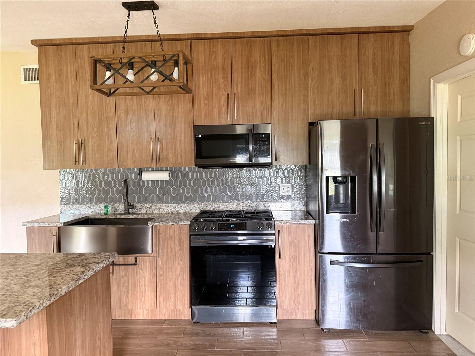 Image 3 of 23 For 201 Bradshaw Drive