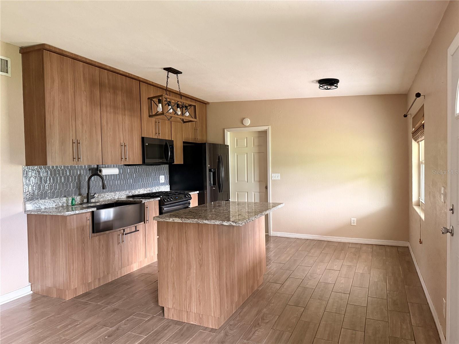 Image 5 of 23 For 201 Bradshaw Drive