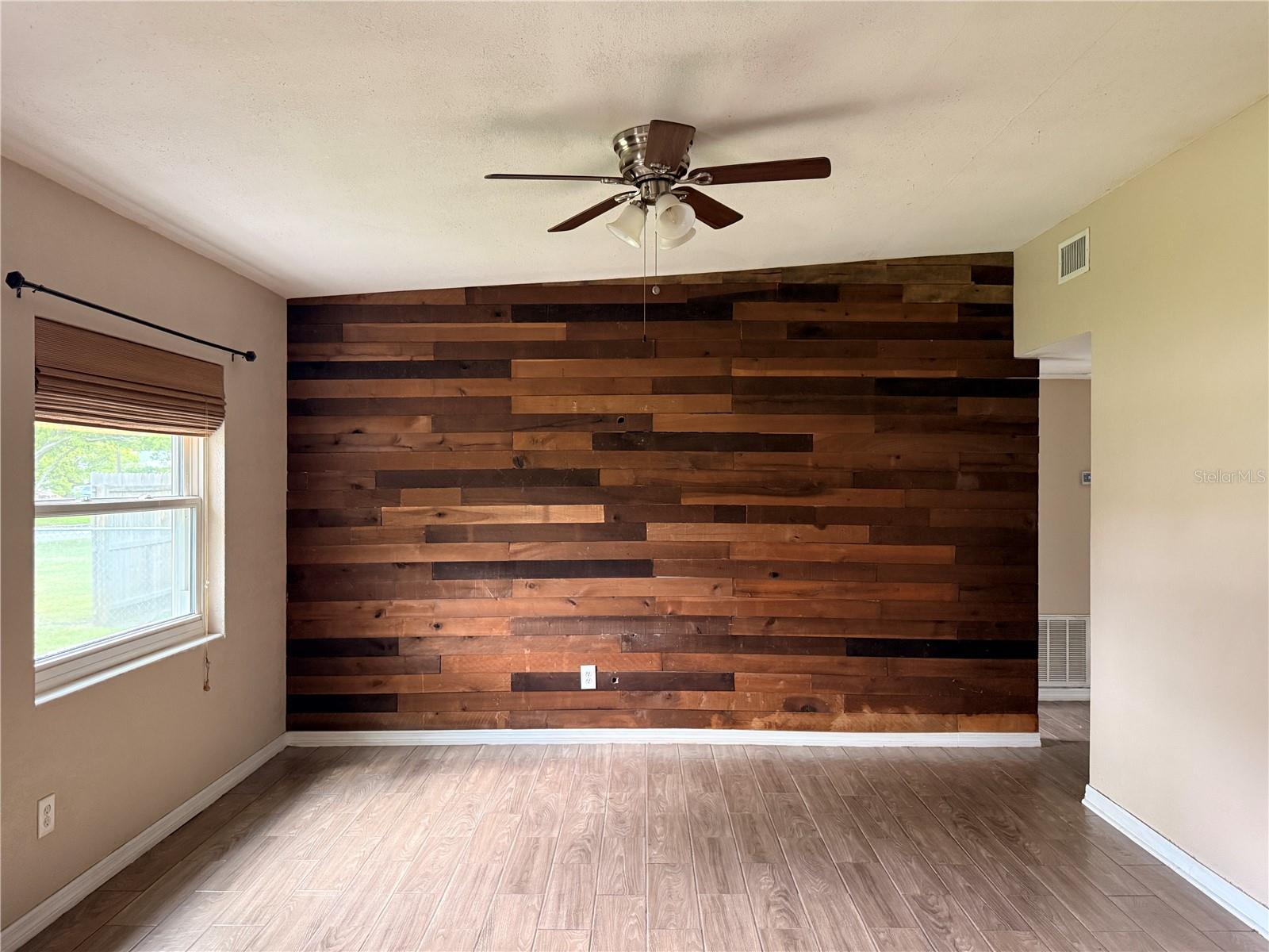 Image 7 of 23 For 201 Bradshaw Drive