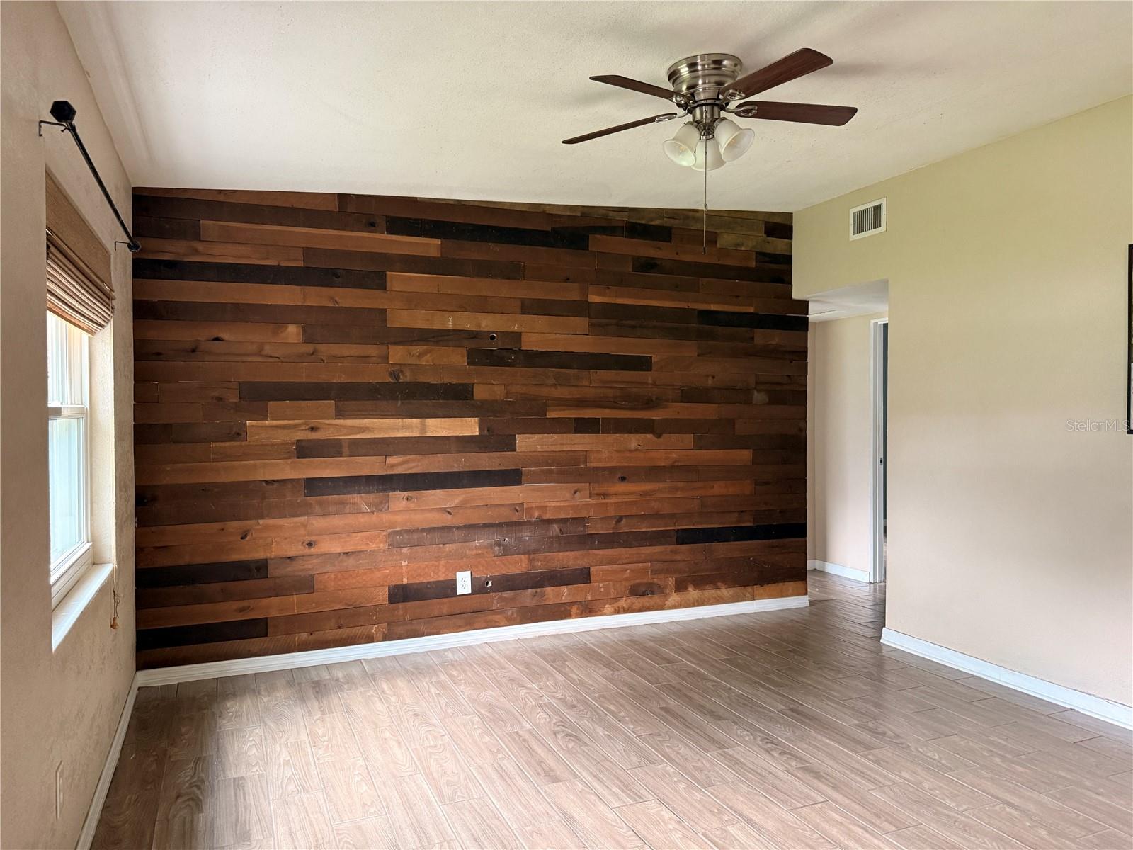 Image 8 of 23 For 201 Bradshaw Drive