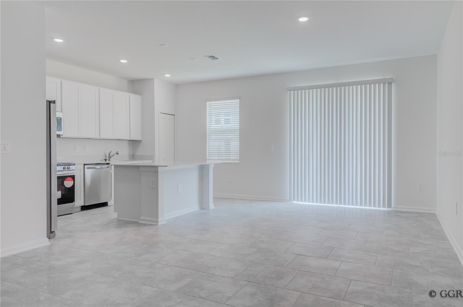 Image 18 of 44 For 3290 Laurent Loop