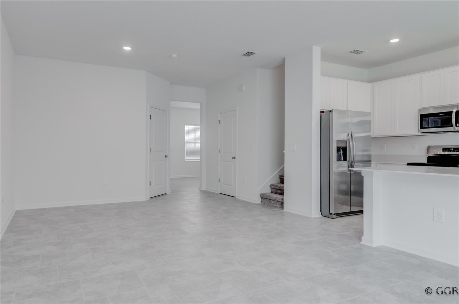 Image 21 of 44 For 3290 Laurent Loop