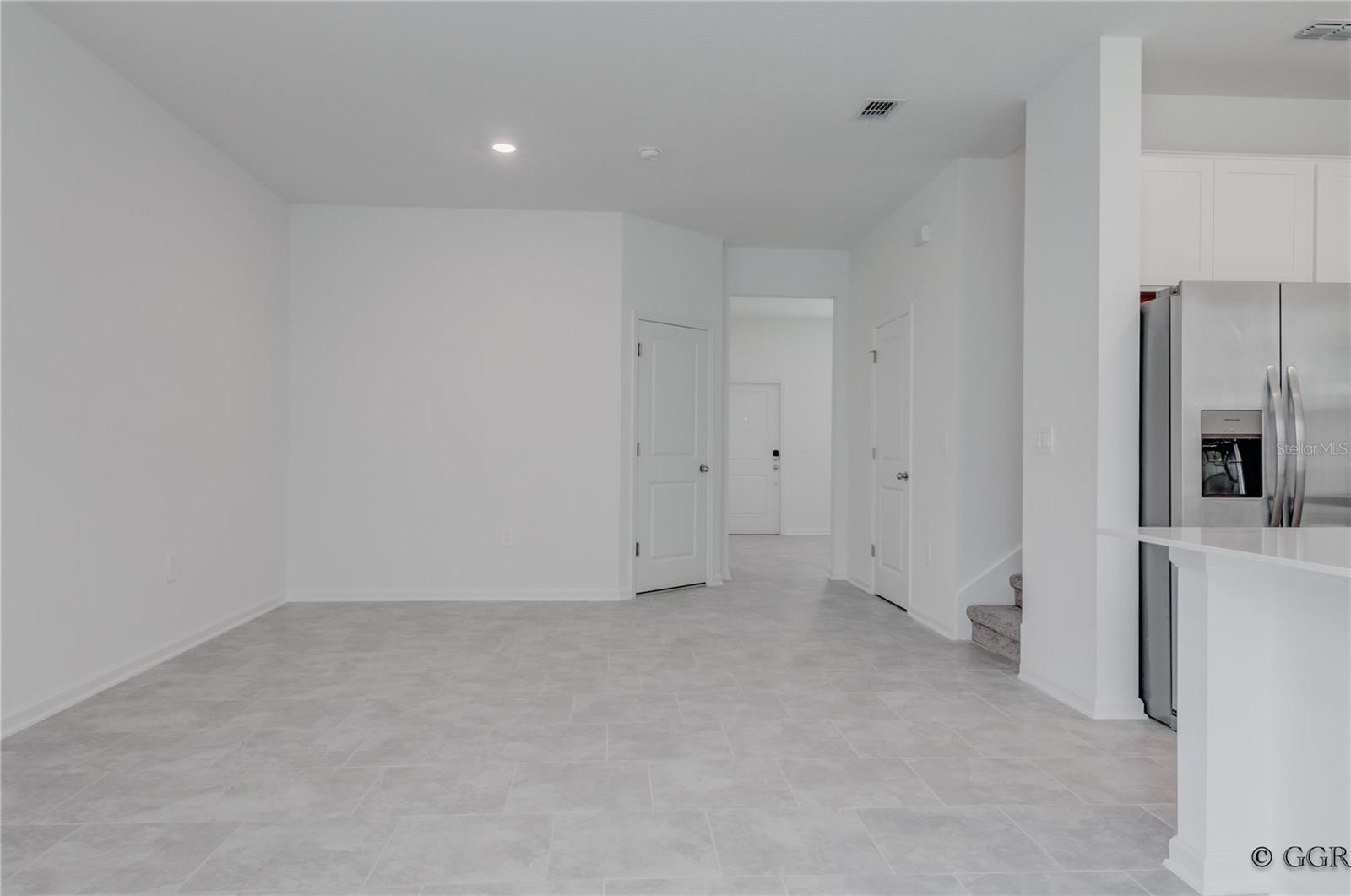 Image 22 of 44 For 3290 Laurent Loop