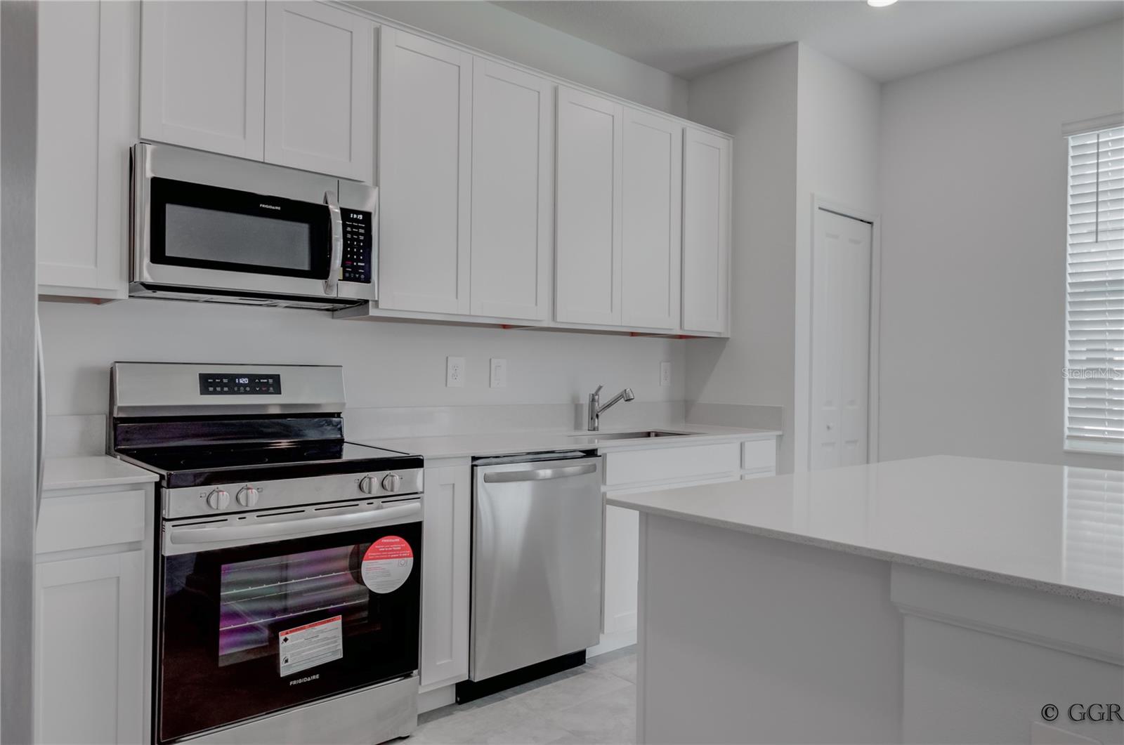 Image 26 of 44 For 3290 Laurent Loop