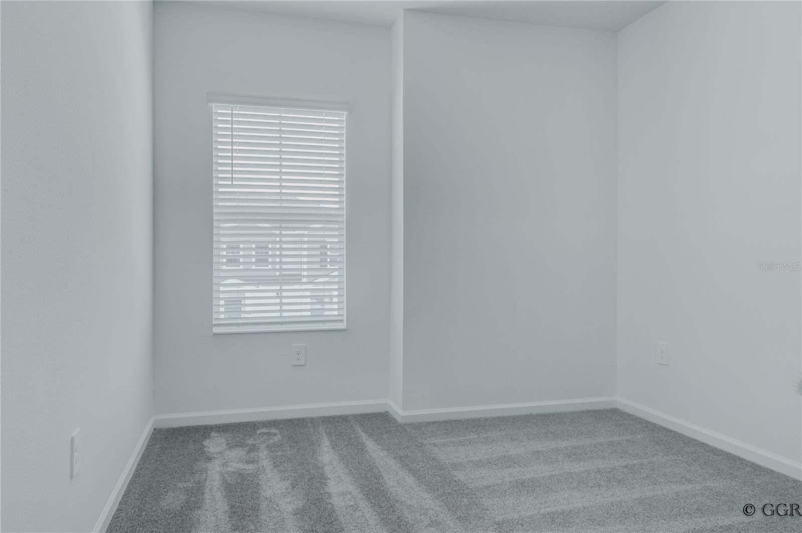 Image 30 of 44 For 3290 Laurent Loop