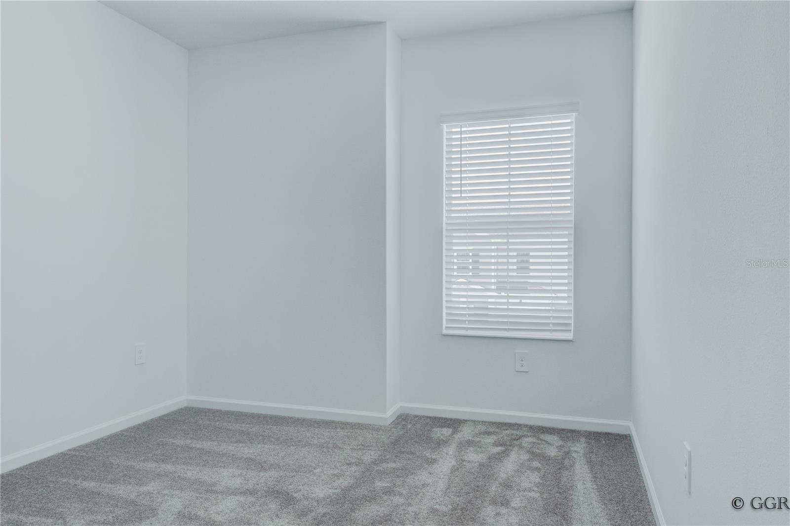 Image 32 of 44 For 3290 Laurent Loop