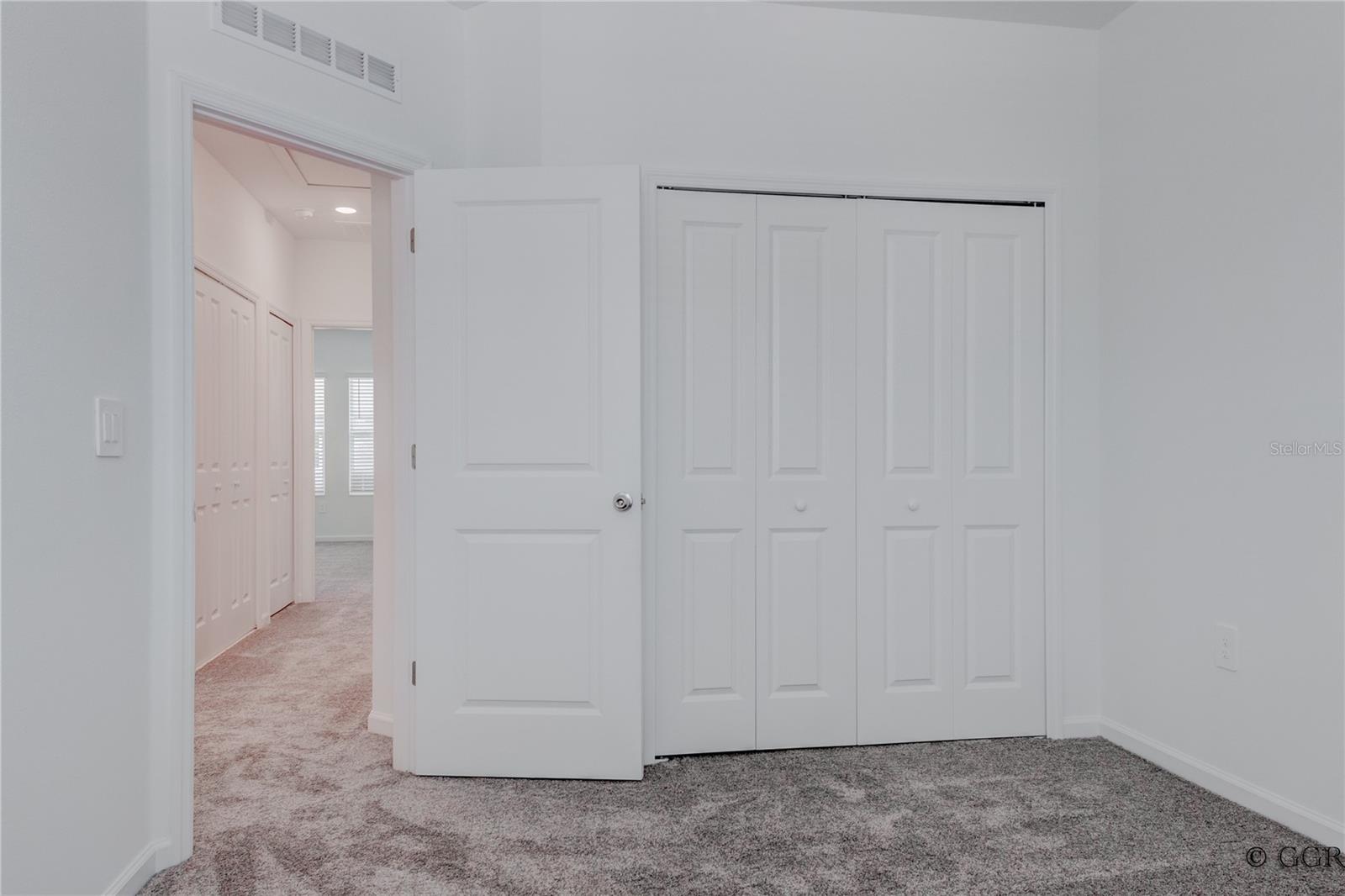 Image 33 of 44 For 3290 Laurent Loop