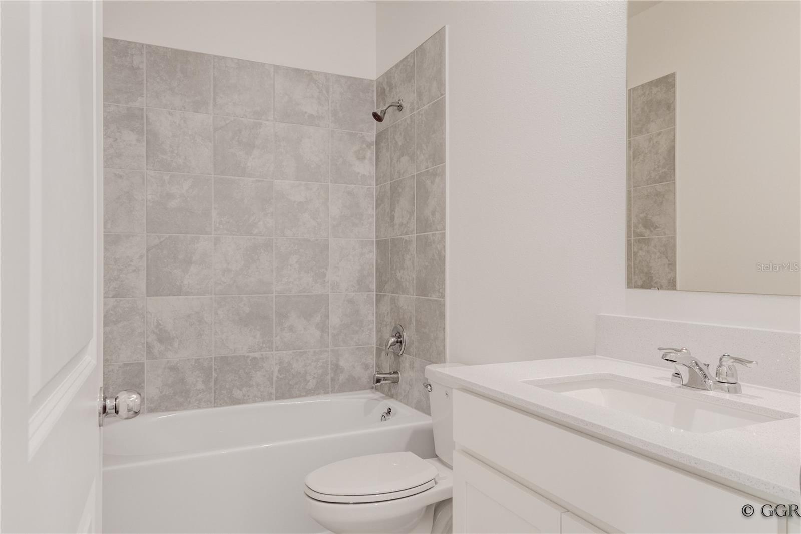 Image 34 of 44 For 3290 Laurent Loop