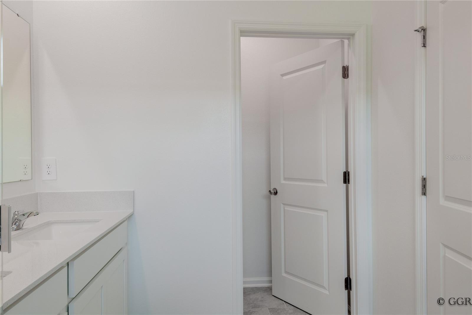 Image 43 of 44 For 3290 Laurent Loop