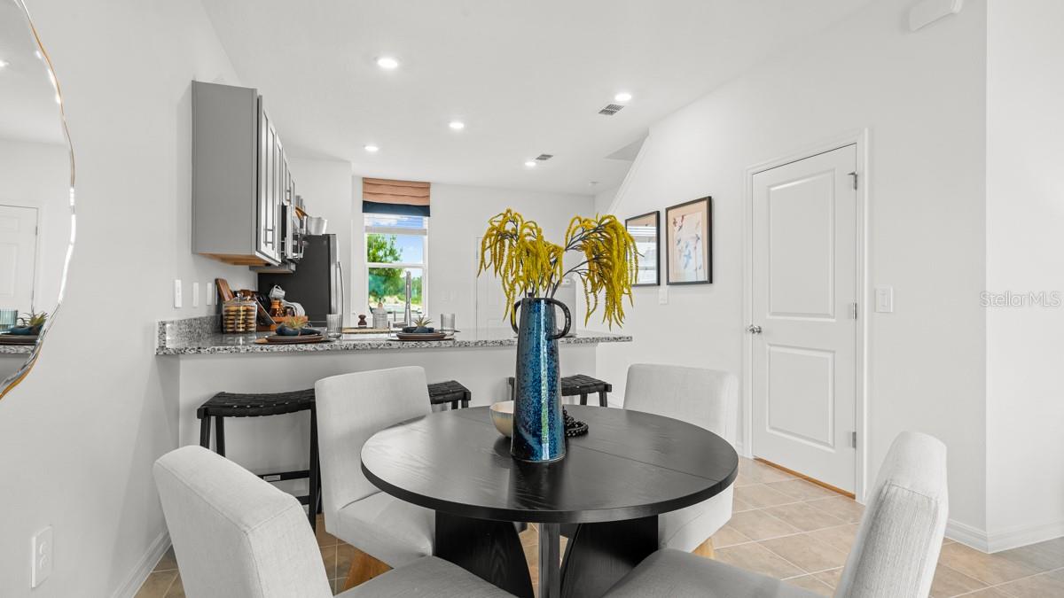 Image 15 of 45 For 2886 Skyline Loop