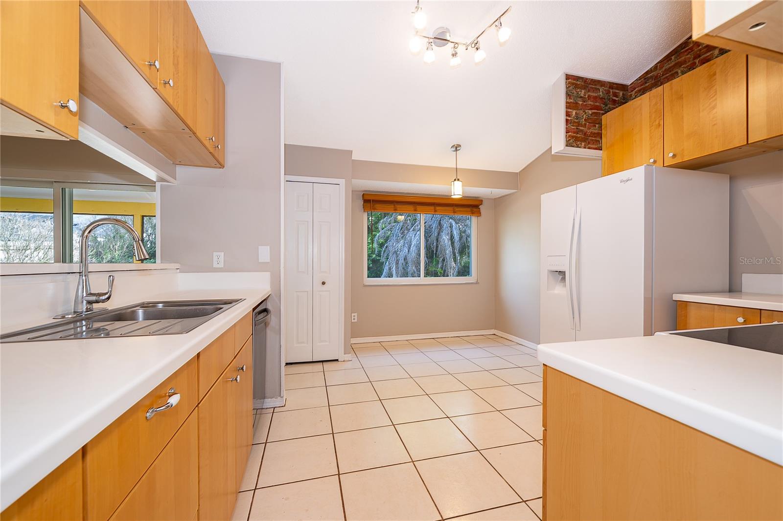 Image 16 of 35 For 1036 Long Branch Lane