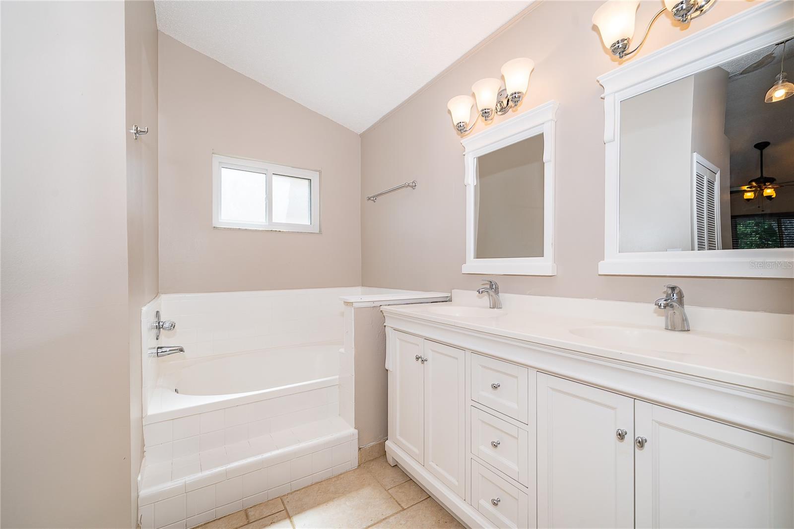 Image 22 of 35 For 1036 Long Branch Lane