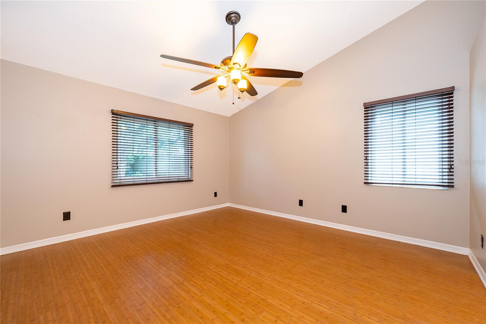 Image 26 of 35 For 1036 Long Branch Lane